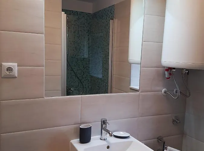 Casa vacanze Family Friendly House With A Parking Space Nerezine, Losinj - 17984