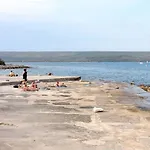 Family Friendly House With A Parking Space Nerezine, Losinj - 17984 Case de vacanță Nerezine
