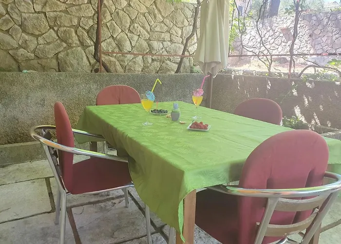 Ferienhaus Family Friendly House With A Parking Space Nerezine, Losinj - 17984