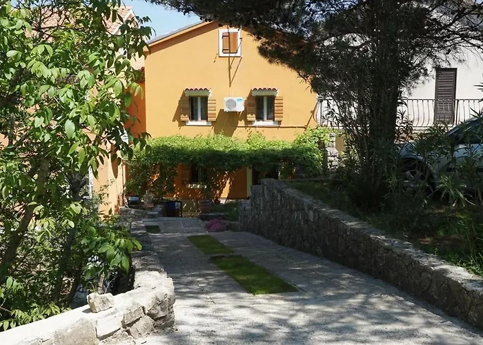 Ferienhaus Family Friendly House With A Parking Space Nerezine, Losinj - 17984